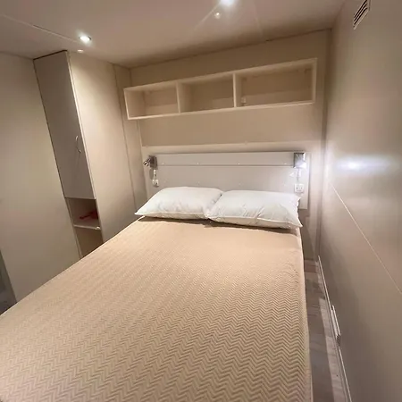 Mobile Ana Mia مكان تخييم *