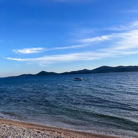 Mobile Ana Mia مكان تخييم