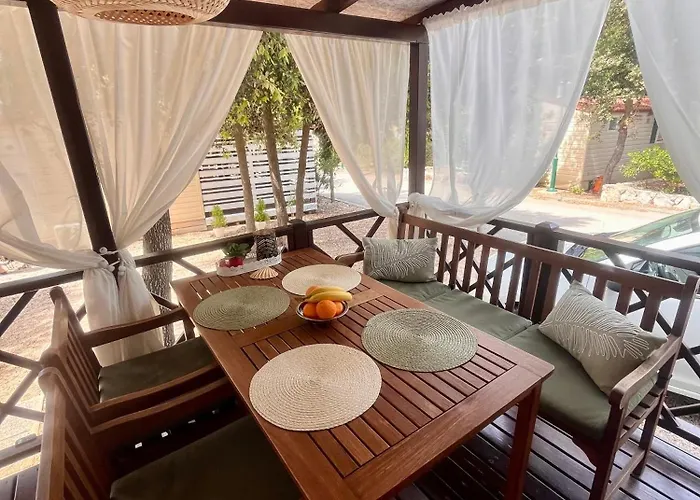 Mobile Ana Mia Kemp